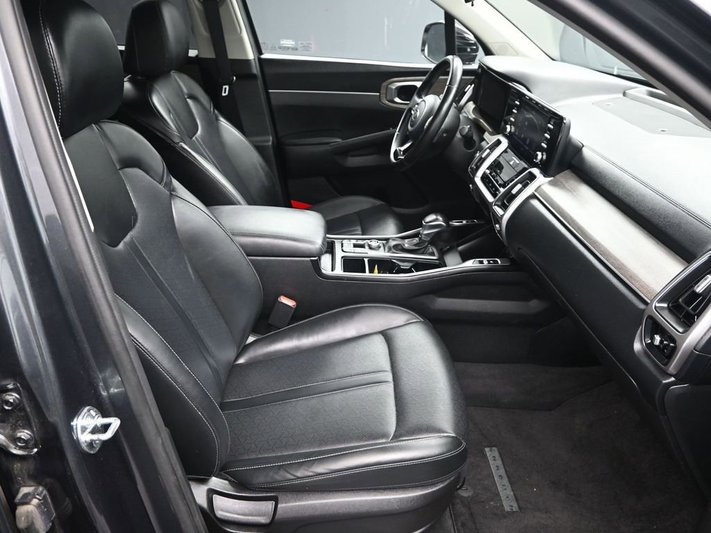 Certified 2021 Kia Sorento EX w/ Panoramic Sunroof Package FWD image 27