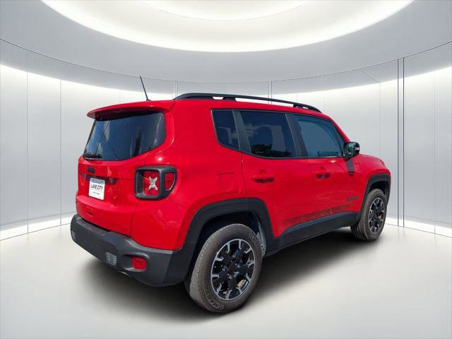 Certified 2023 Jeep Renegade Latitude AWD/4WD image 3
