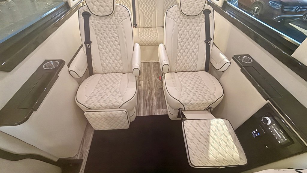 Used 2021 Mercedes-Benz Sprinter 2500 image 24