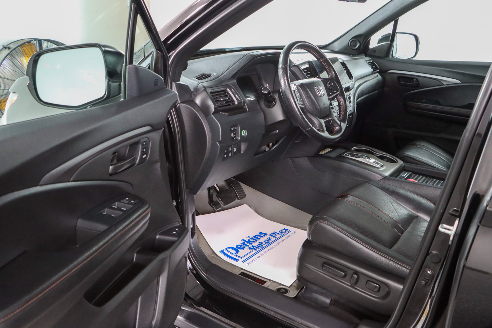 Used 2023 Honda Passport TrailSport image 3