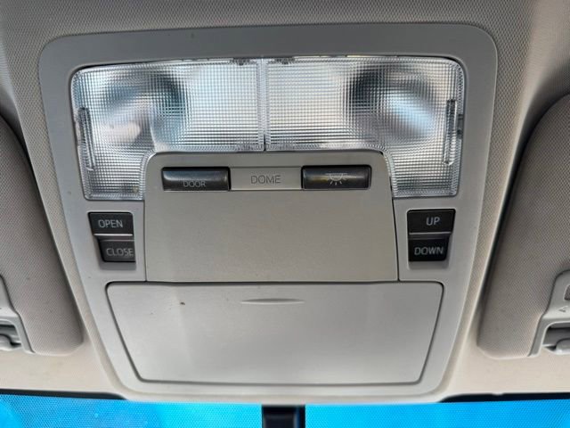 Used 2016 Toyota Avalon Touring FWD image 28