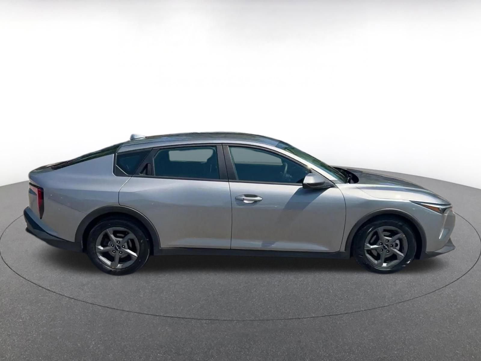Used 2025 Kia K4 FWD image 16