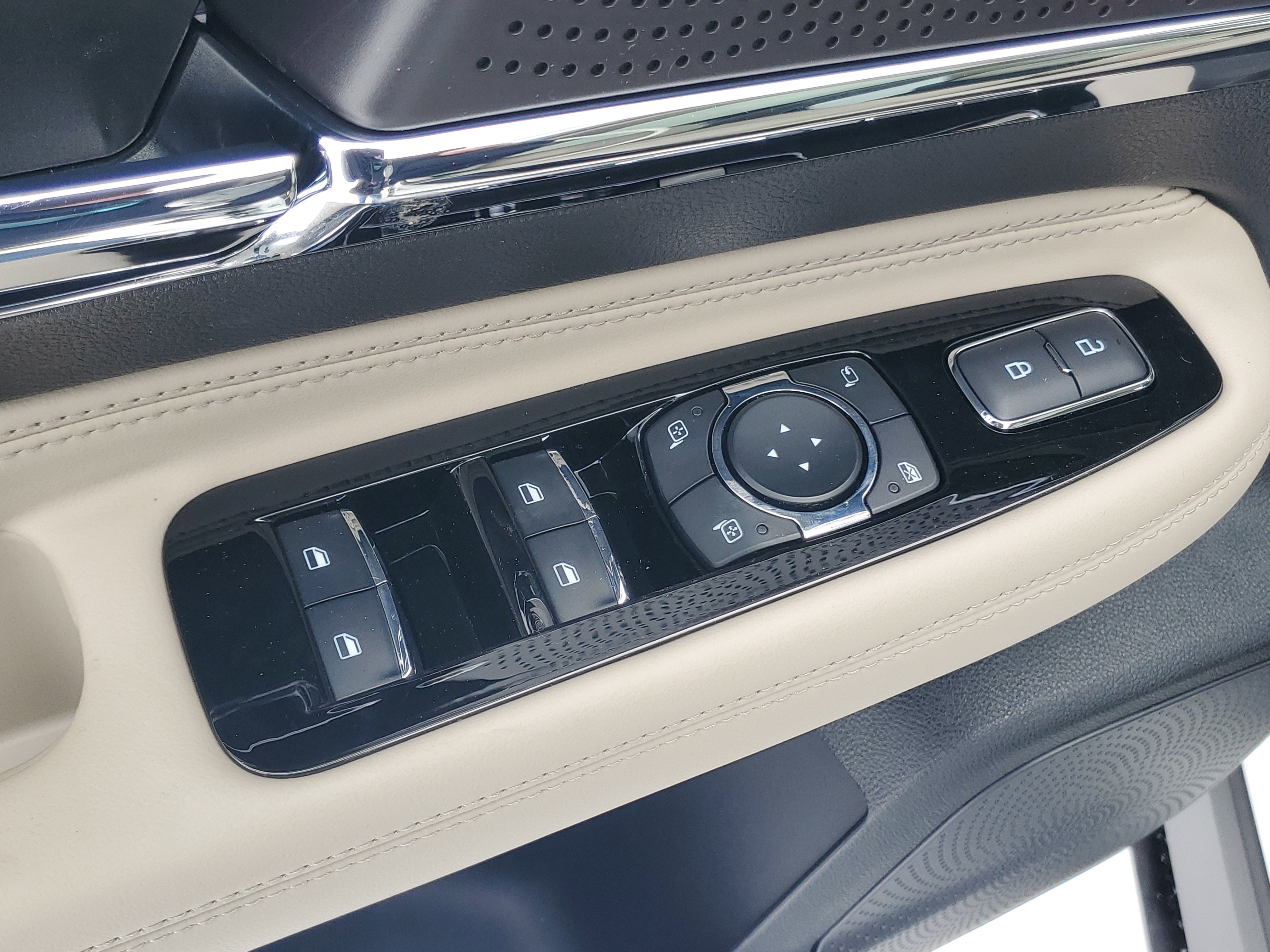 New 2026 Lincoln Corsair Premiere image 10