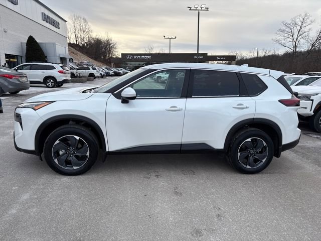 Certified 2025 Nissan Rogue SV image 2