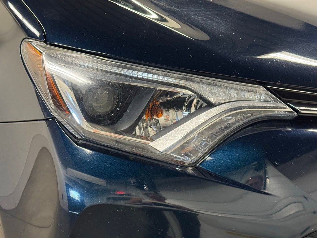 Used 2018 Toyota RAV4 XLE image 11