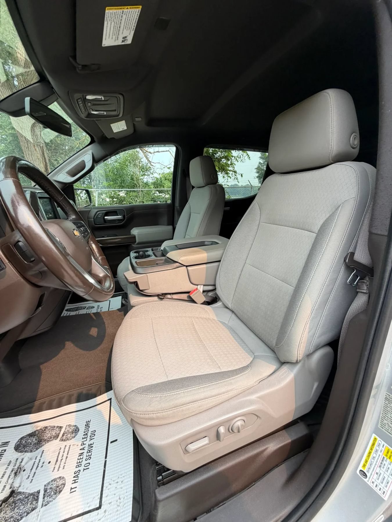 Used 2019 Chevrolet Silverado 1500 LT w/ Convenience Package AWD/4WD image 11