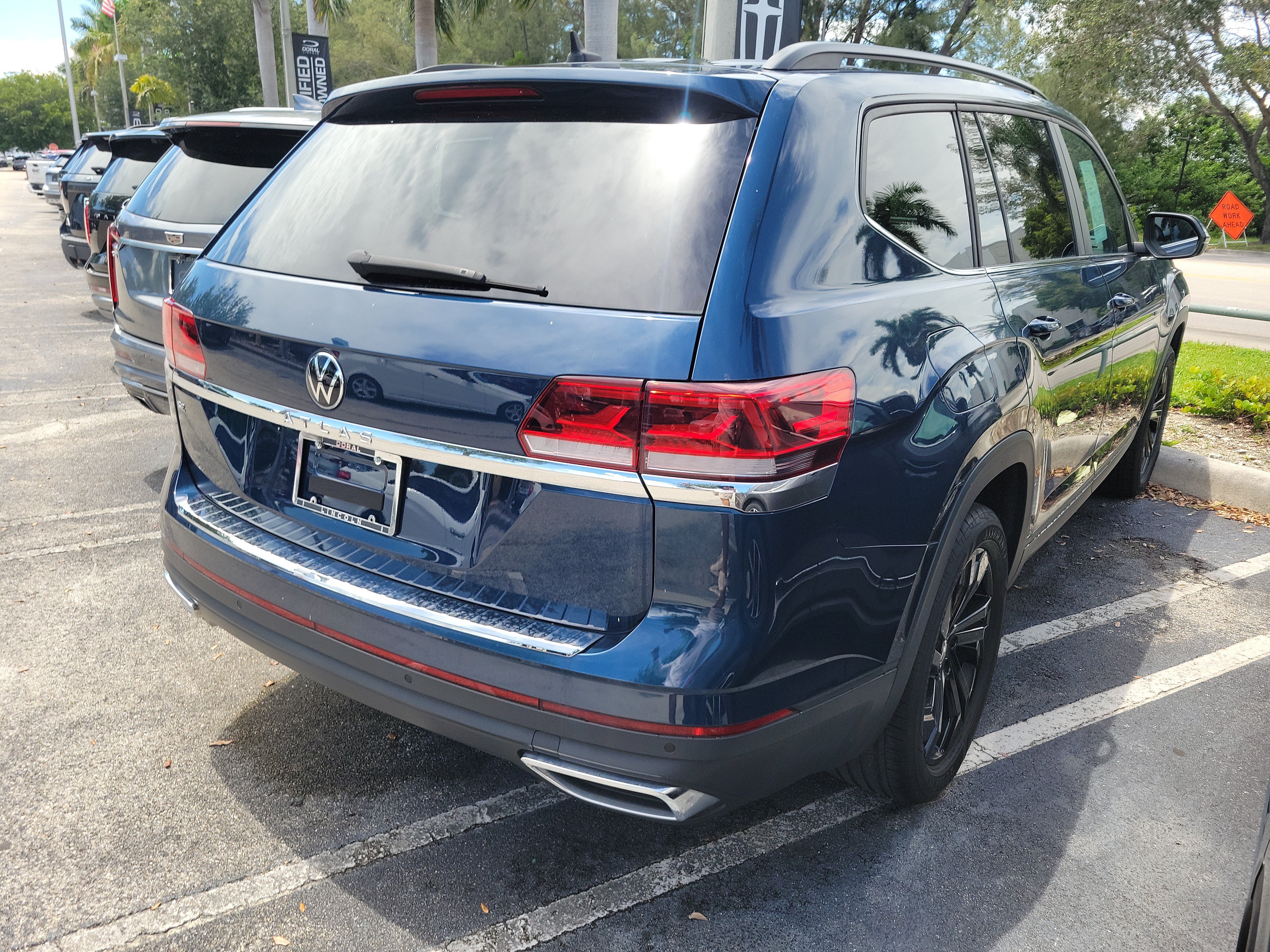 Used 2022 Volkswagen Atlas SE FWD image 3