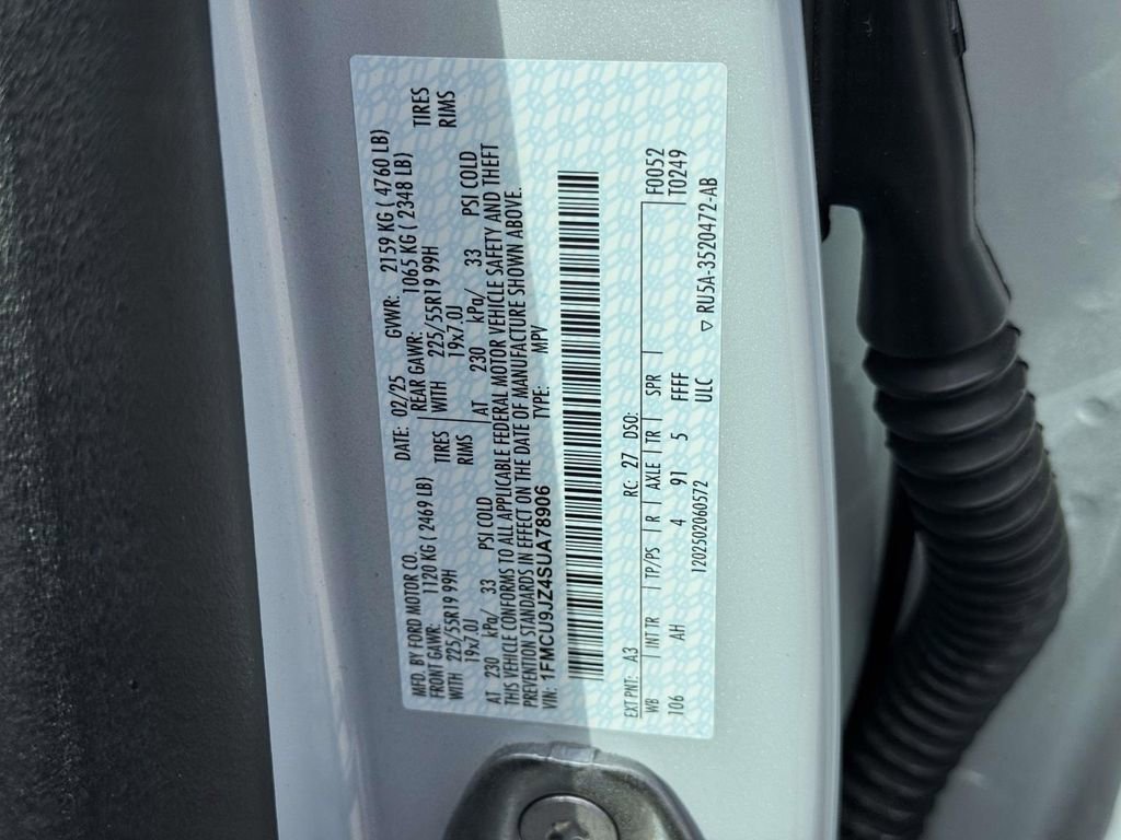 Used 2025 Ford Escape Platinum w/ Premium Technology Package AWD/4WD image 26