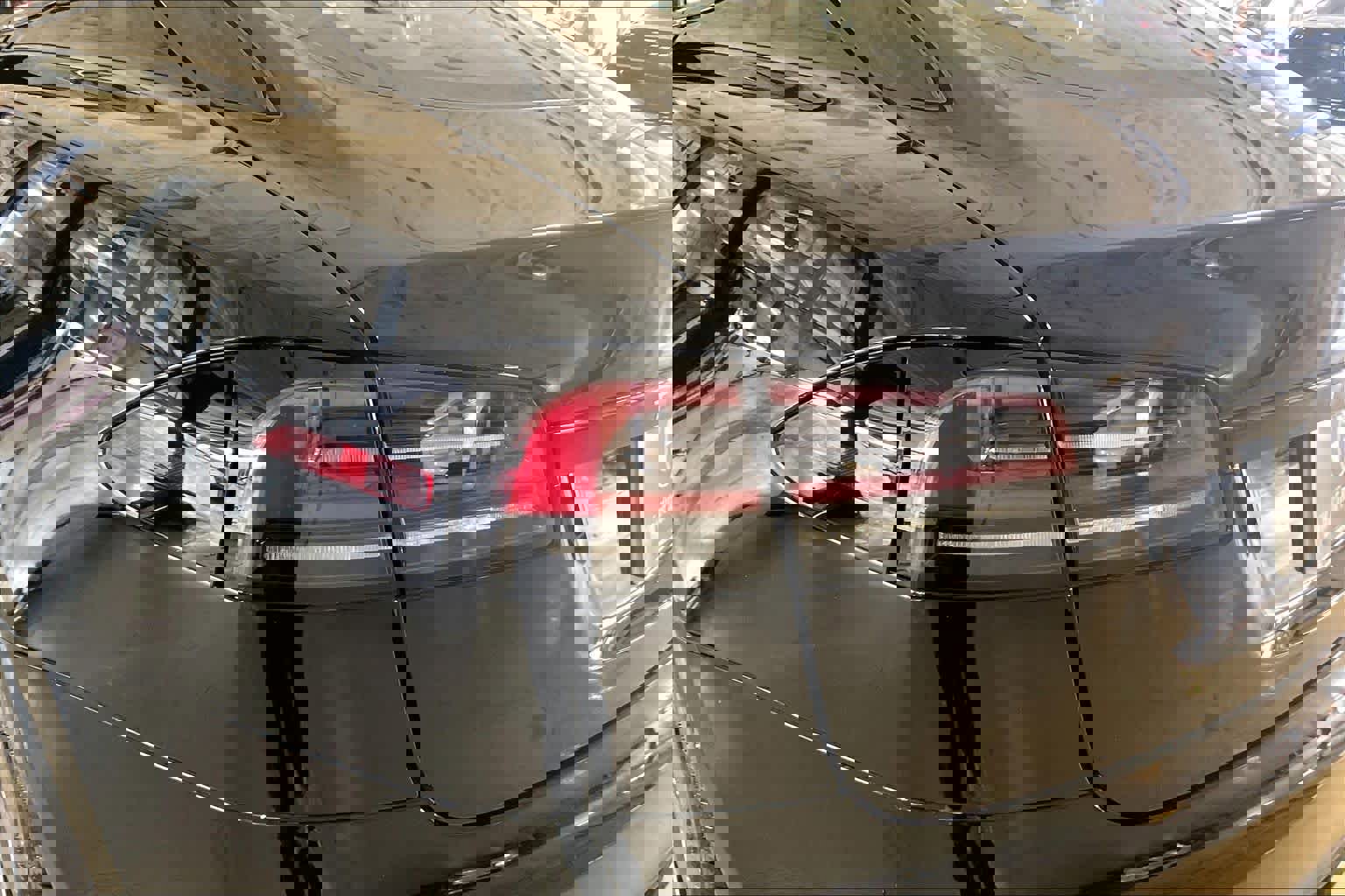 Used 2024 Tesla Model S image 24