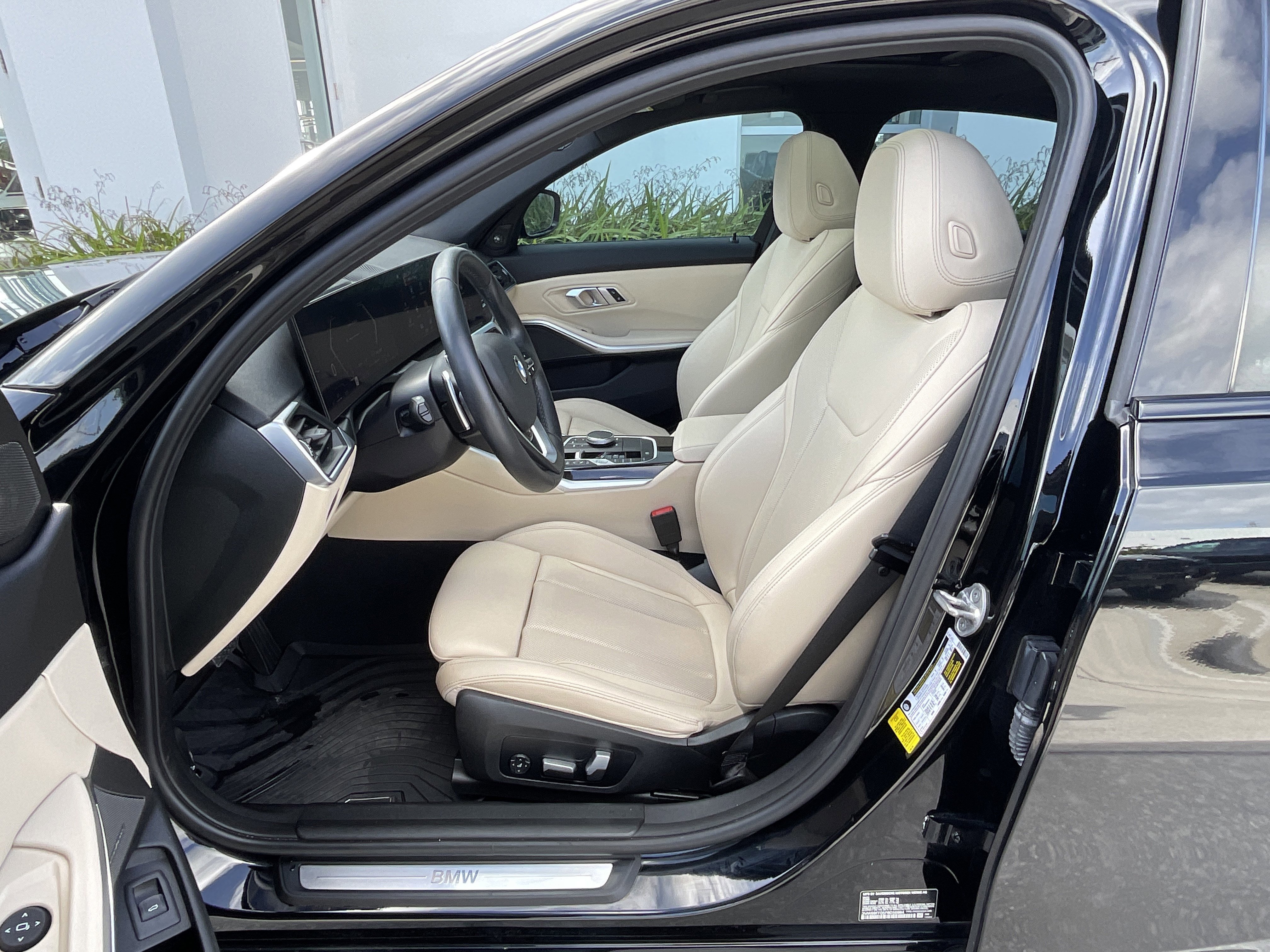 Certified 2023 BMW 330i Sedan w/ Premium Package image 10