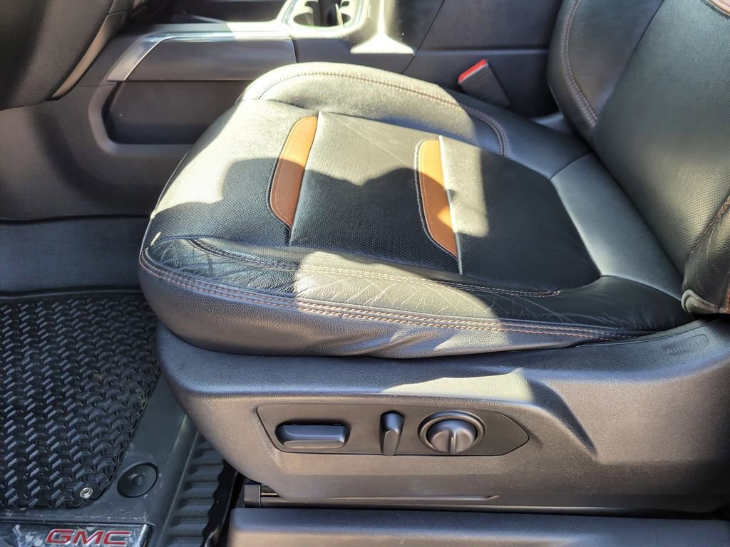 Used 2021 GMC Sierra 1500 AT4 w/ Technology Package AWD/4WD image 17