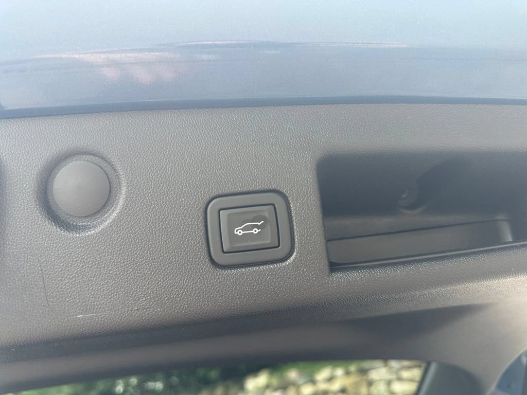 Used 2024 Chevrolet Equinox LT w/ LPO, Floor Liner Package FWD image 28