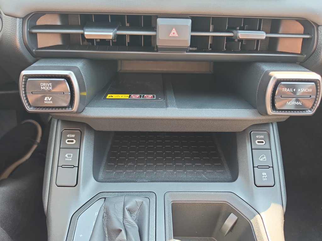 Used 2026 Toyota RAV4 AWD image 32