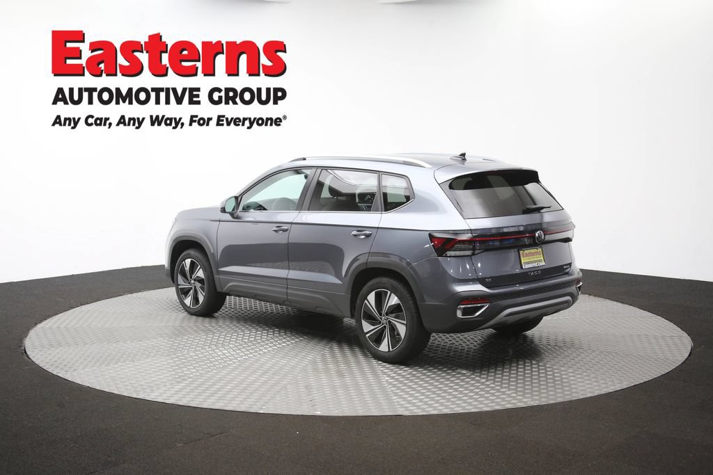 Used 2025 Volkswagen Taos SE AWD/4WD image 62