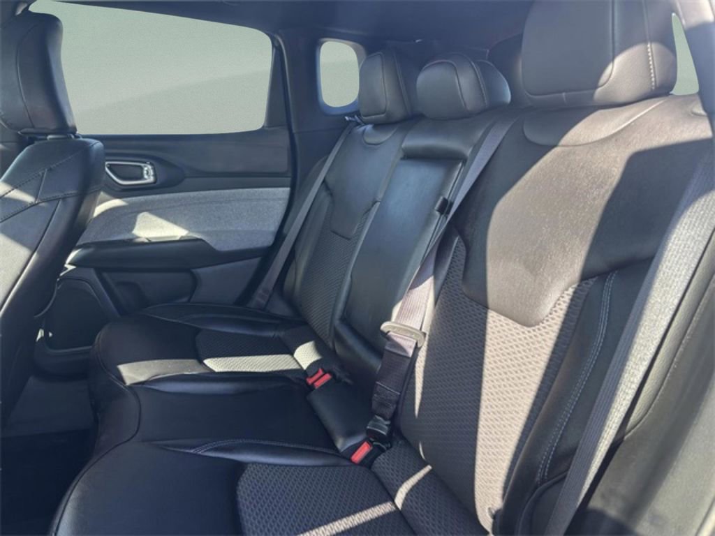 Certified 2024 Jeep Compass Latitude image 25