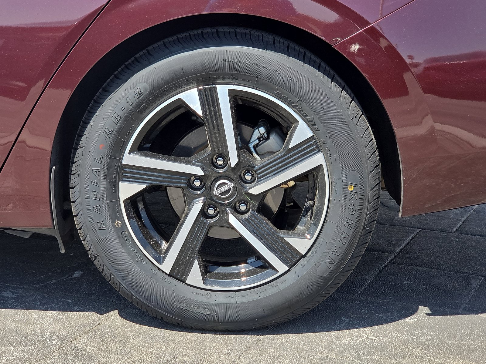 Used 2025 Nissan Sentra SV FWD image 5