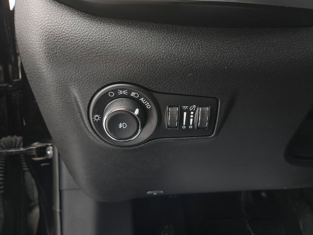 Used 2024 Jeep Compass Limited image 15