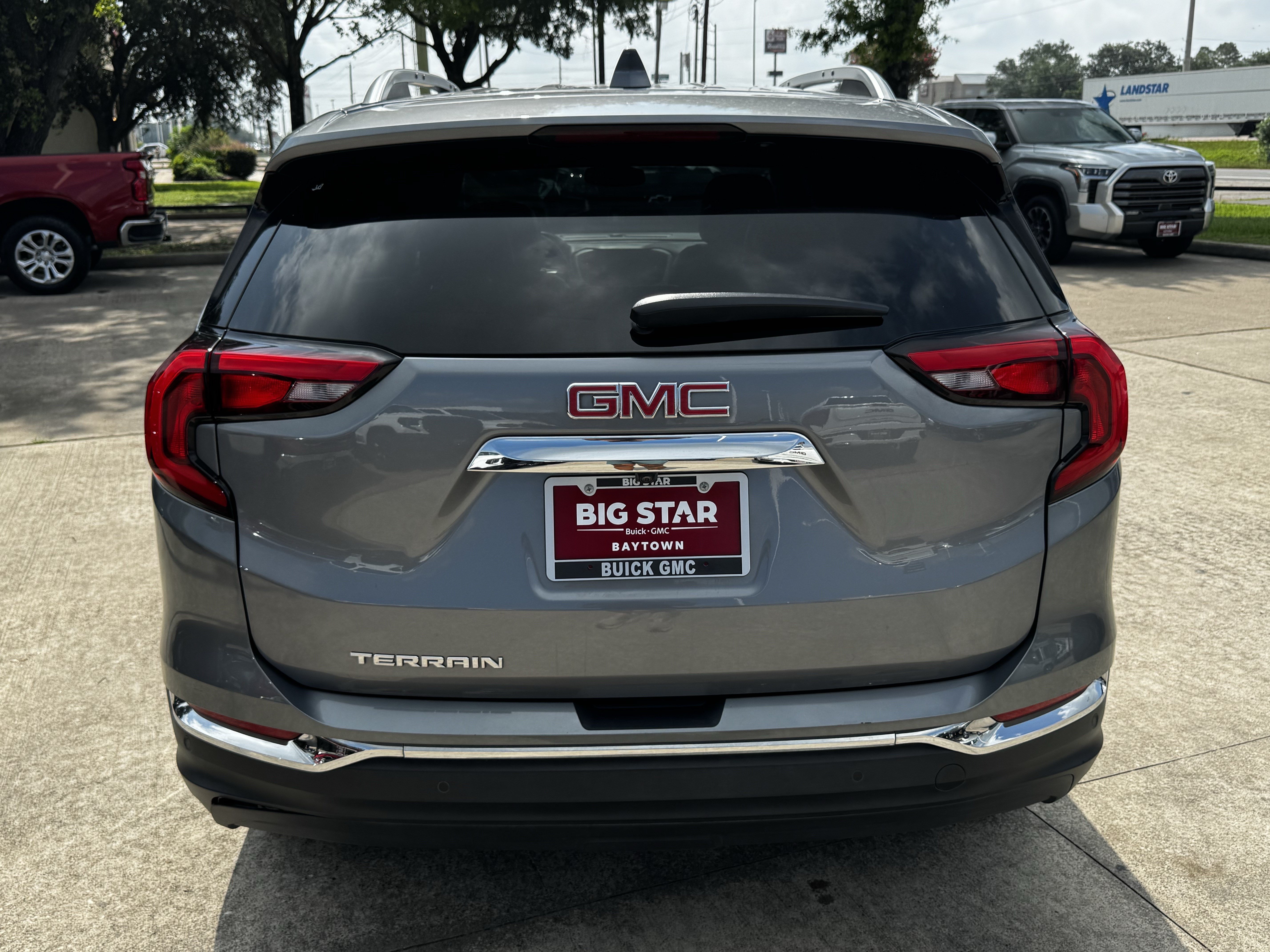 Used 2020 GMC Terrain SLT w/ Preferred Package FWD image 9