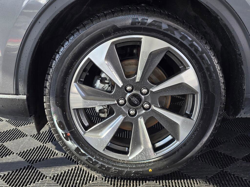 Used 2024 Ford Escape Platinum AWD/4WD image 11