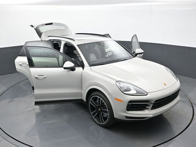 Certified 2023 Porsche Cayenne AWD/4WD image 32