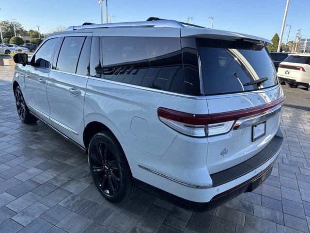 Certified 2024 Lincoln Navigator L Reserve image 4