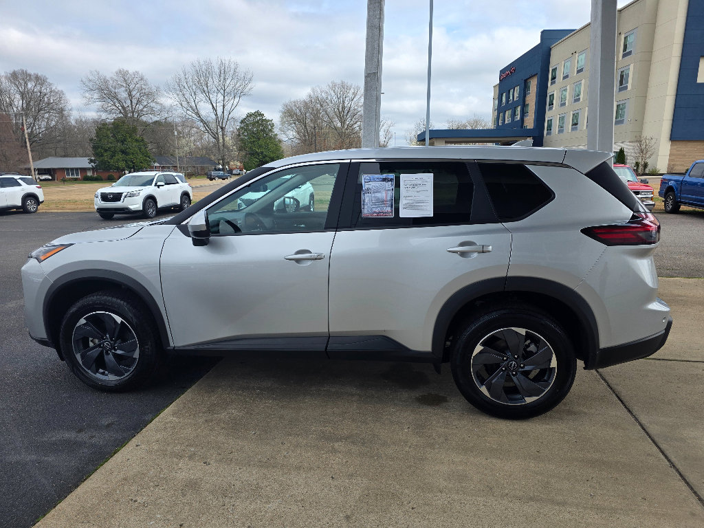 Used 2025 Nissan Rogue SV FWD image 7