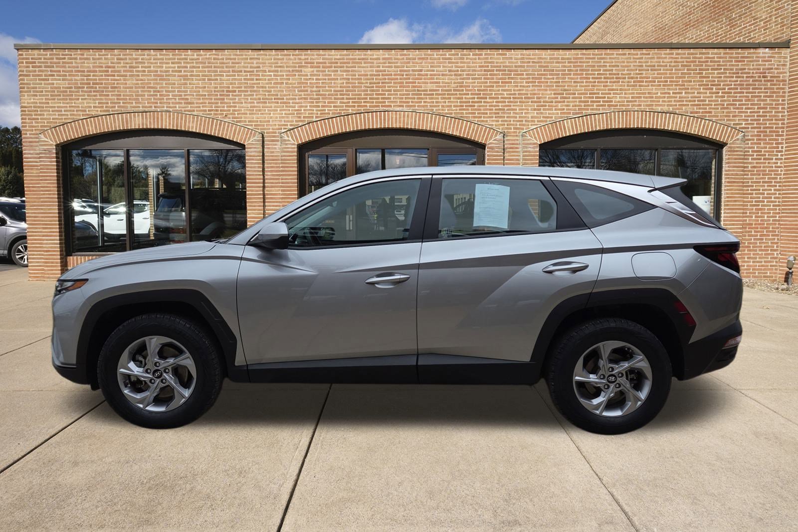 Certified 2023 Hyundai Tucson SE image 7