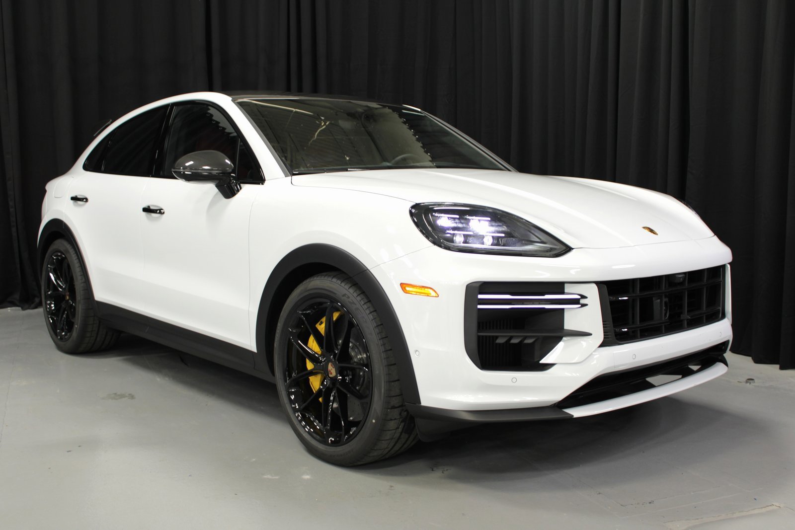 New 2025 Porsche Cayenne Turbo GT image 9