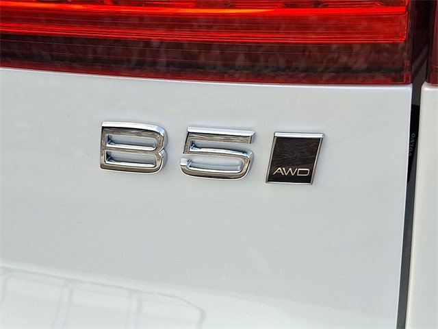 New 2026 Volvo V60 B5 Cross Country Ultra w/ Protection Package Premier image 8