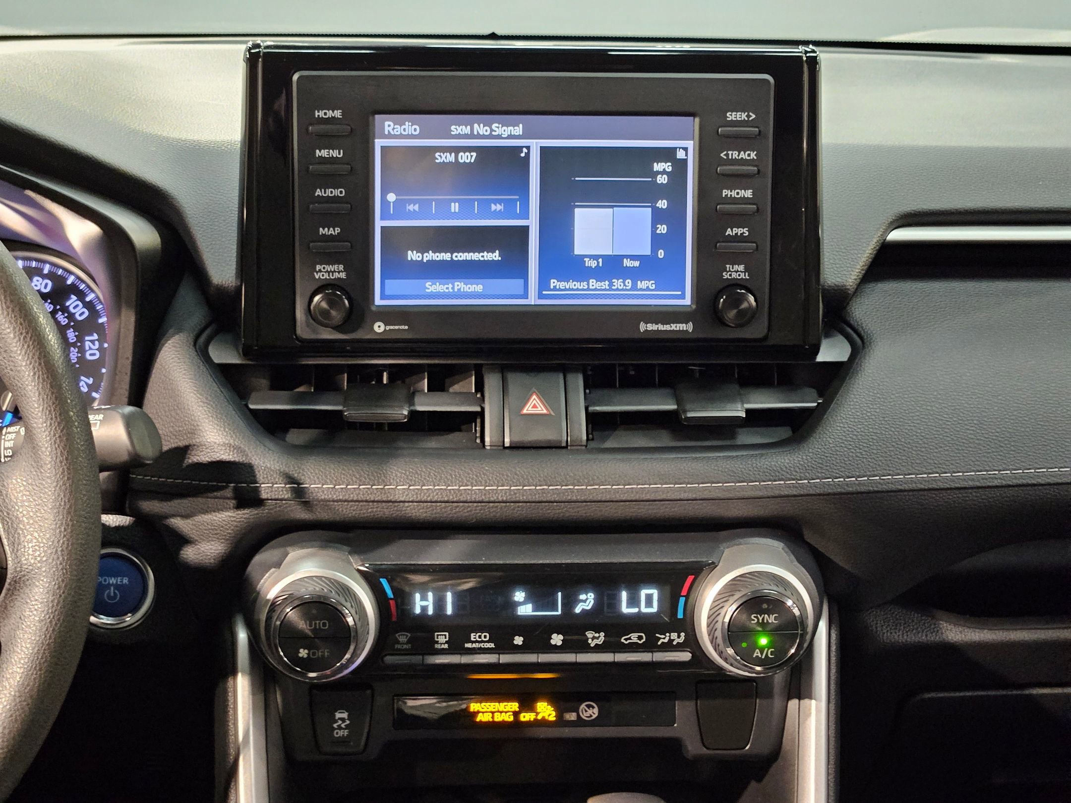 Used 2020 Toyota RAV4 XLE w/ Convenience Package image 16