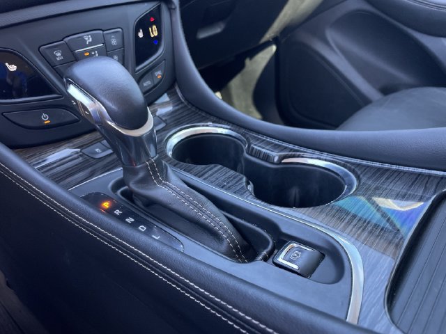 Used 2018 Buick Envision Essence FWD image 19