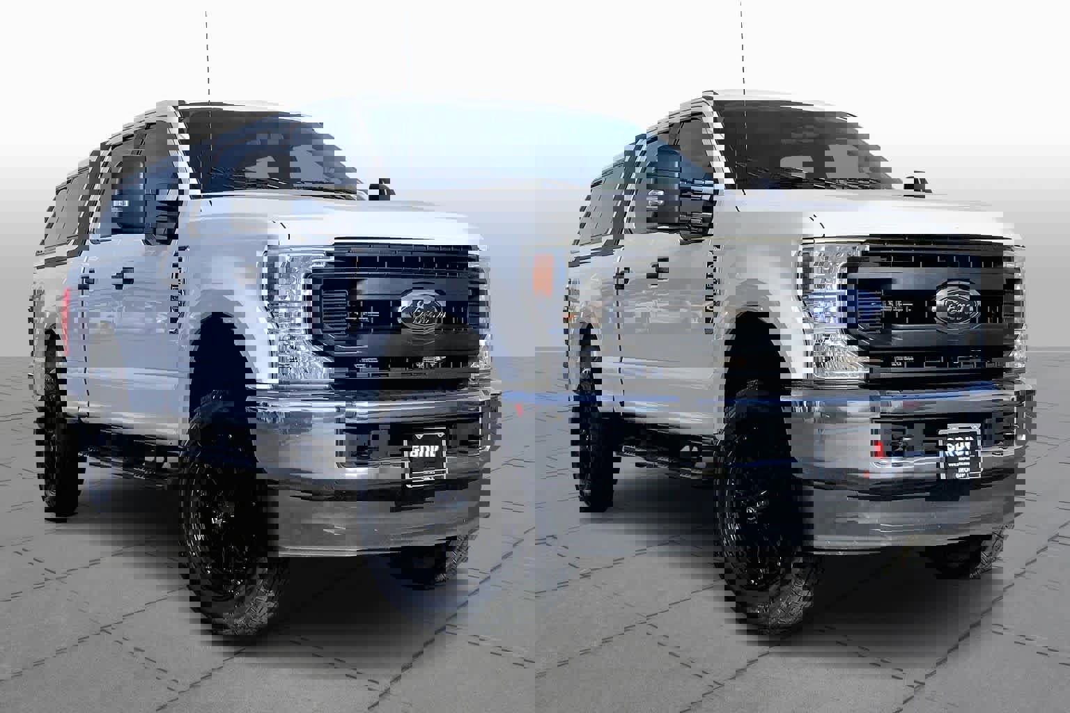 Used 2022 Ford F250 XL w/ Power Equipment Group image 3