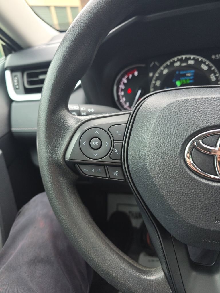 Used 2024 Toyota RAV4 LE image 25