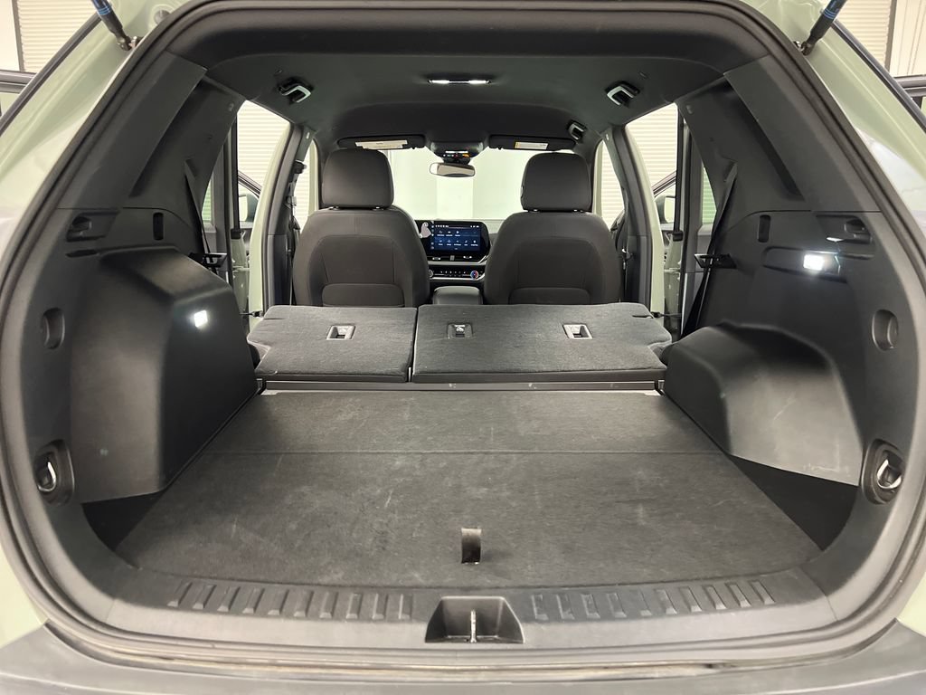 Used 2026 Chevrolet Equinox LT AWD/4WD image 35