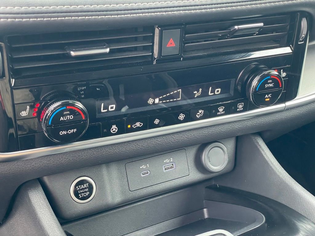 Certified 2023 Nissan Rogue SV w/ SV Premium Package image 19