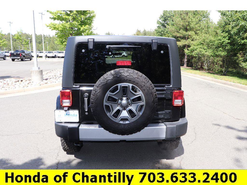 Used 2015 Jeep Wrangler Unlimited Sahara w/ Connectivity Group AWD/4WD image 6