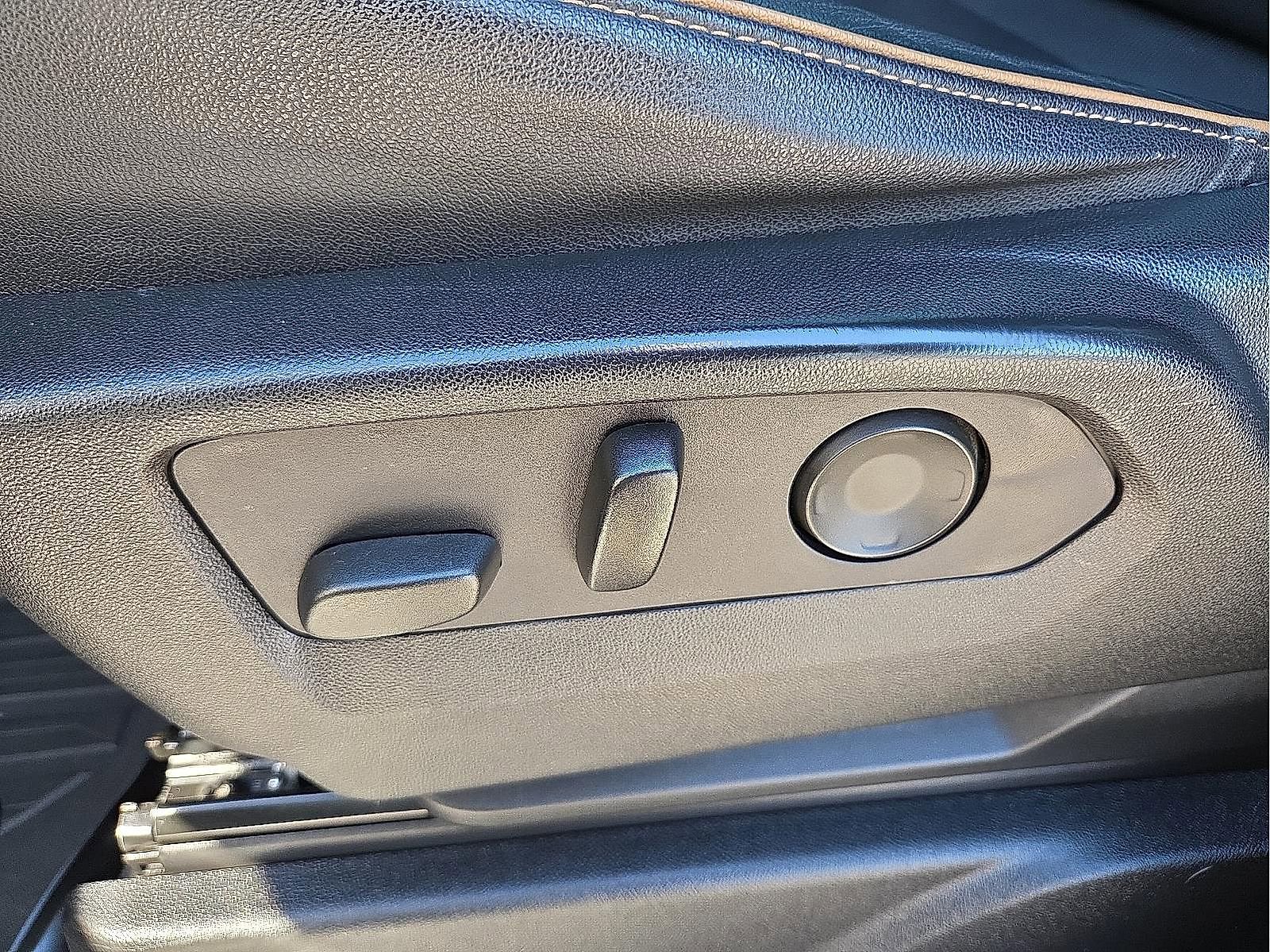 Used 2021 GMC Yukon AT4 w/ AT4 Premium Plus Package image 15