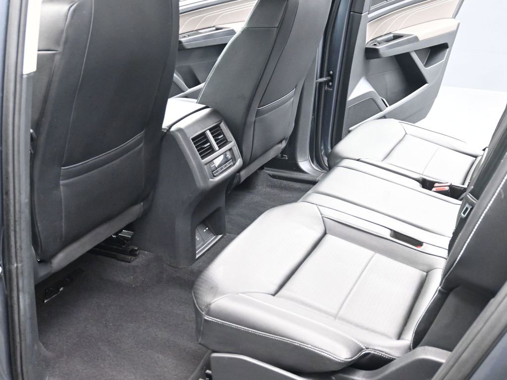 Used 2021 Volkswagen Atlas SE w/ Panoramic Sunroof Package image 12