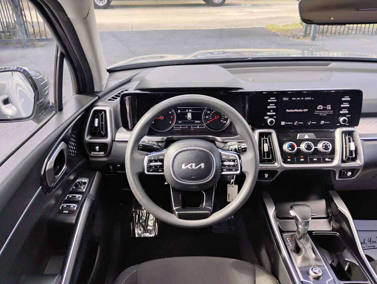 Used 2023 Kia Sorento LX FWD image 54