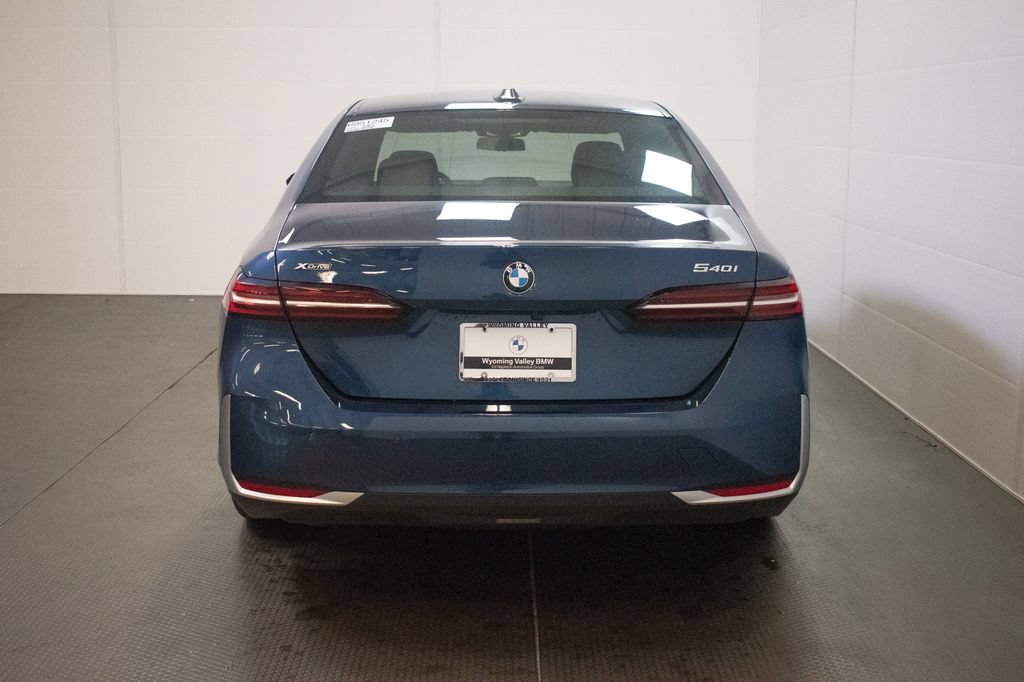 Used 2026 BMW 540i xDrive AWD/4WD image 5