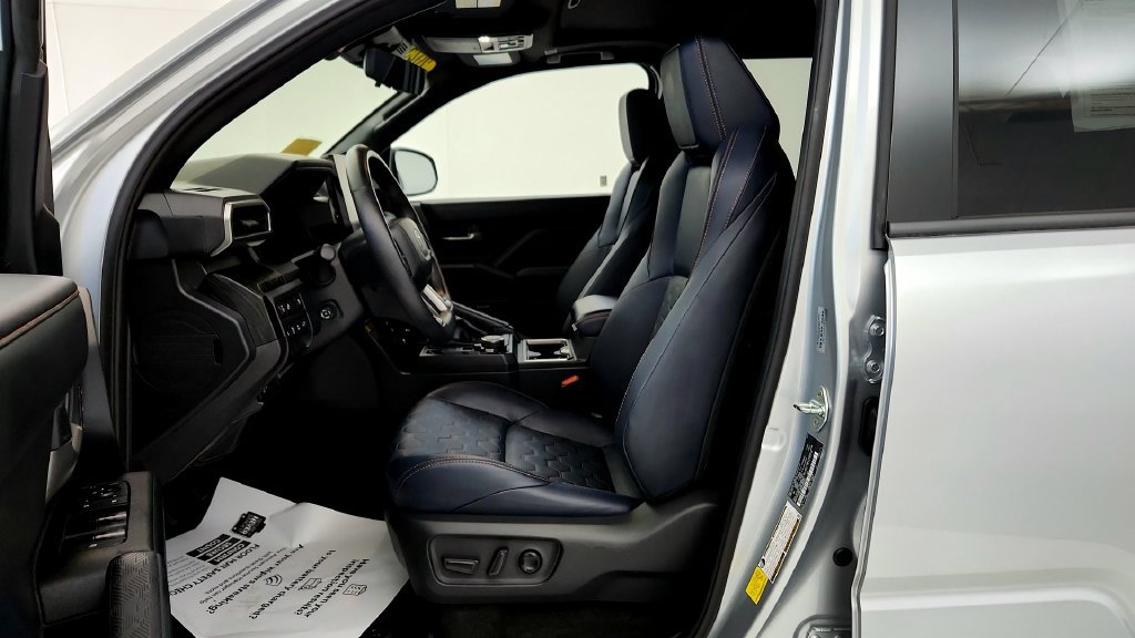 Certified 2025 Toyota 4Runner Platinum AWD/4WD image 24