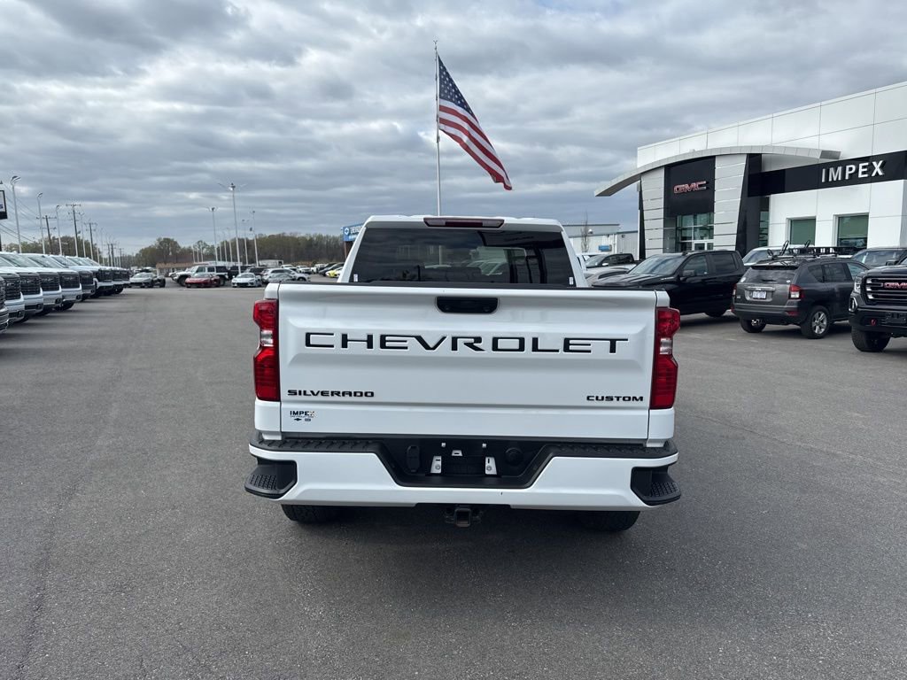 Used 2024 Chevrolet Silverado 1500 Custom image 4