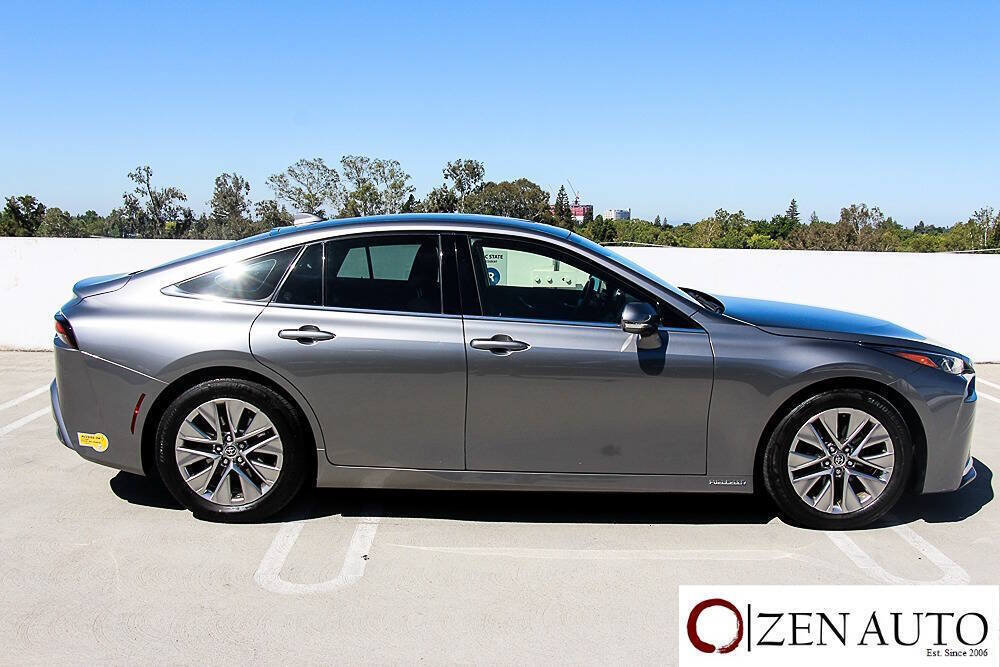 Used 2022 Toyota Mirai w/ Advanced Technology Package RWD image 5