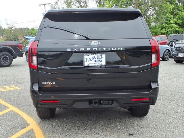 Certified 2025 Ford Expedition Active AWD/4WD image 5