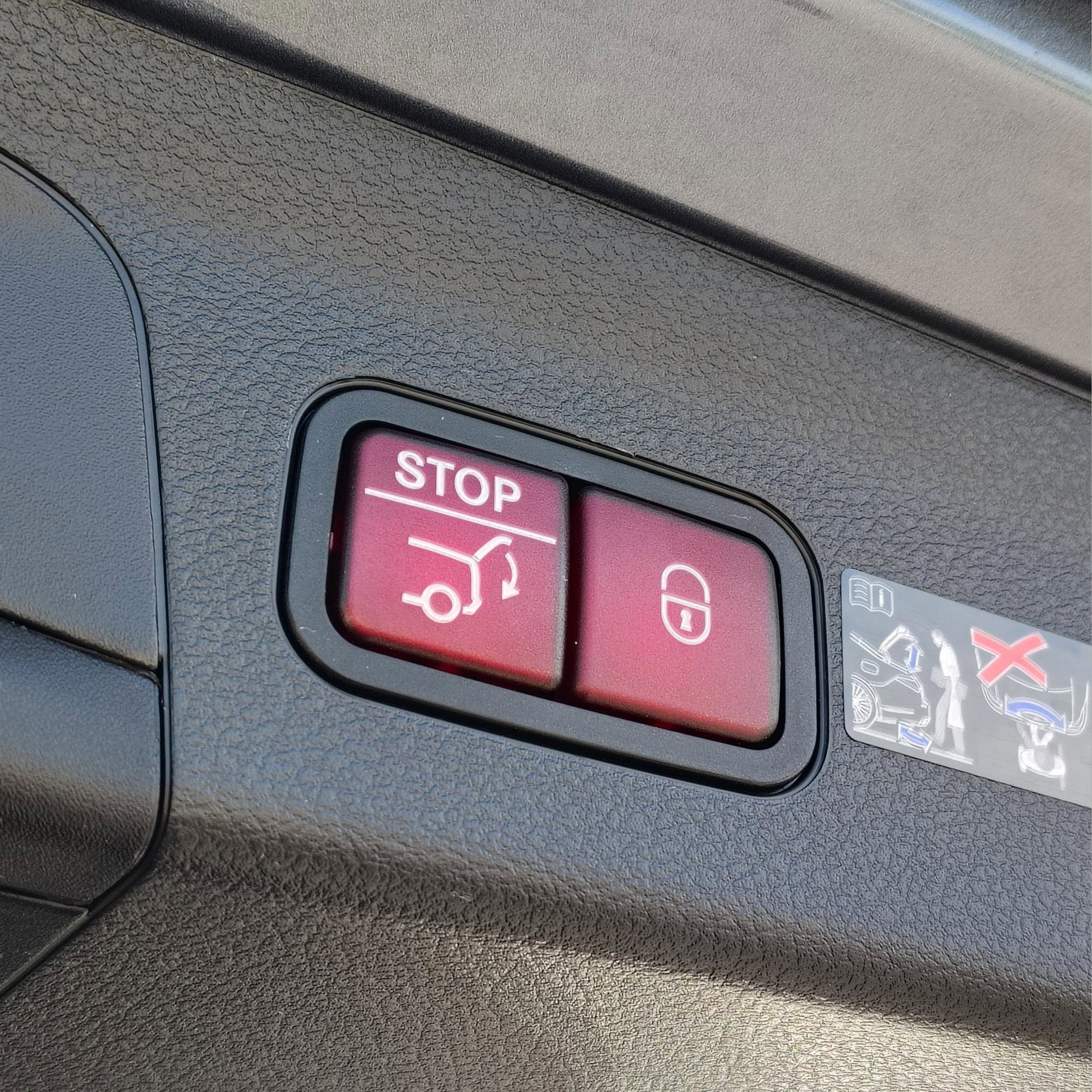 Certified 2026 Mercedes-Benz GLS 450 4MATIC image 6