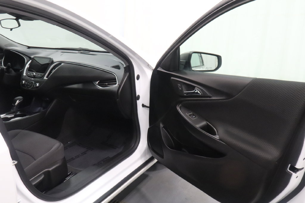 Used 2023 Chevrolet Malibu LS FWD image 15