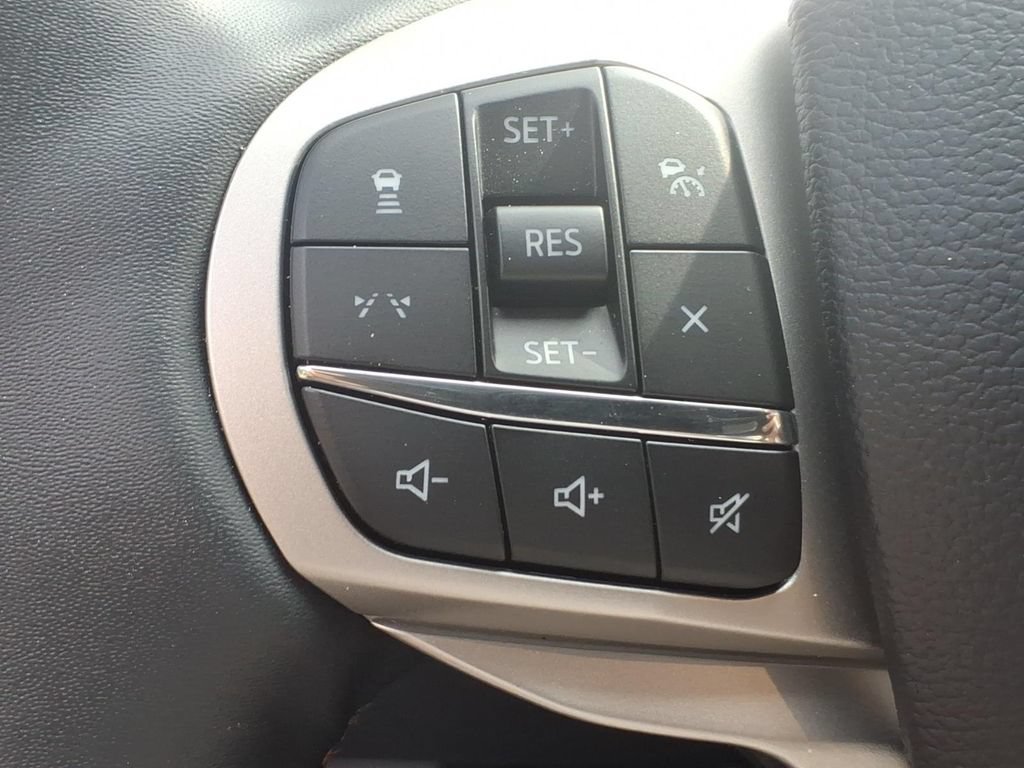 Used 2026 Ford Explorer Active AWD/4WD image 20