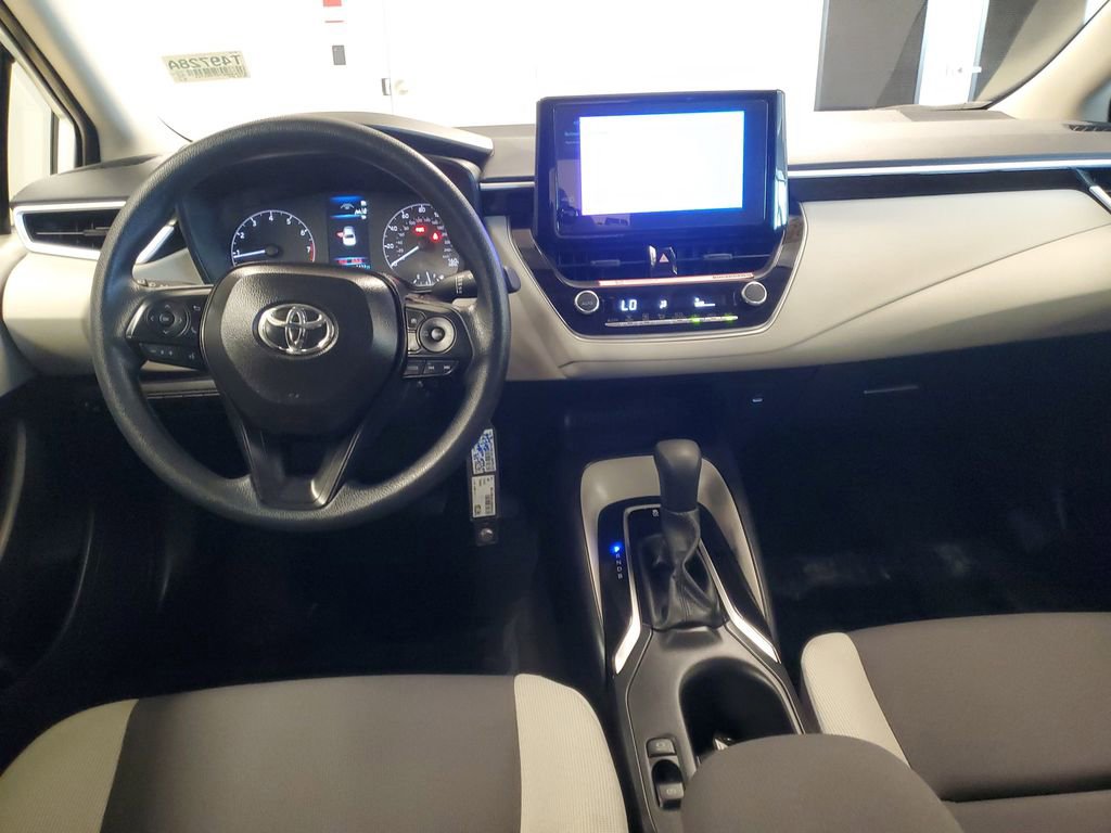 Used 2025 Toyota Corolla LE image 9