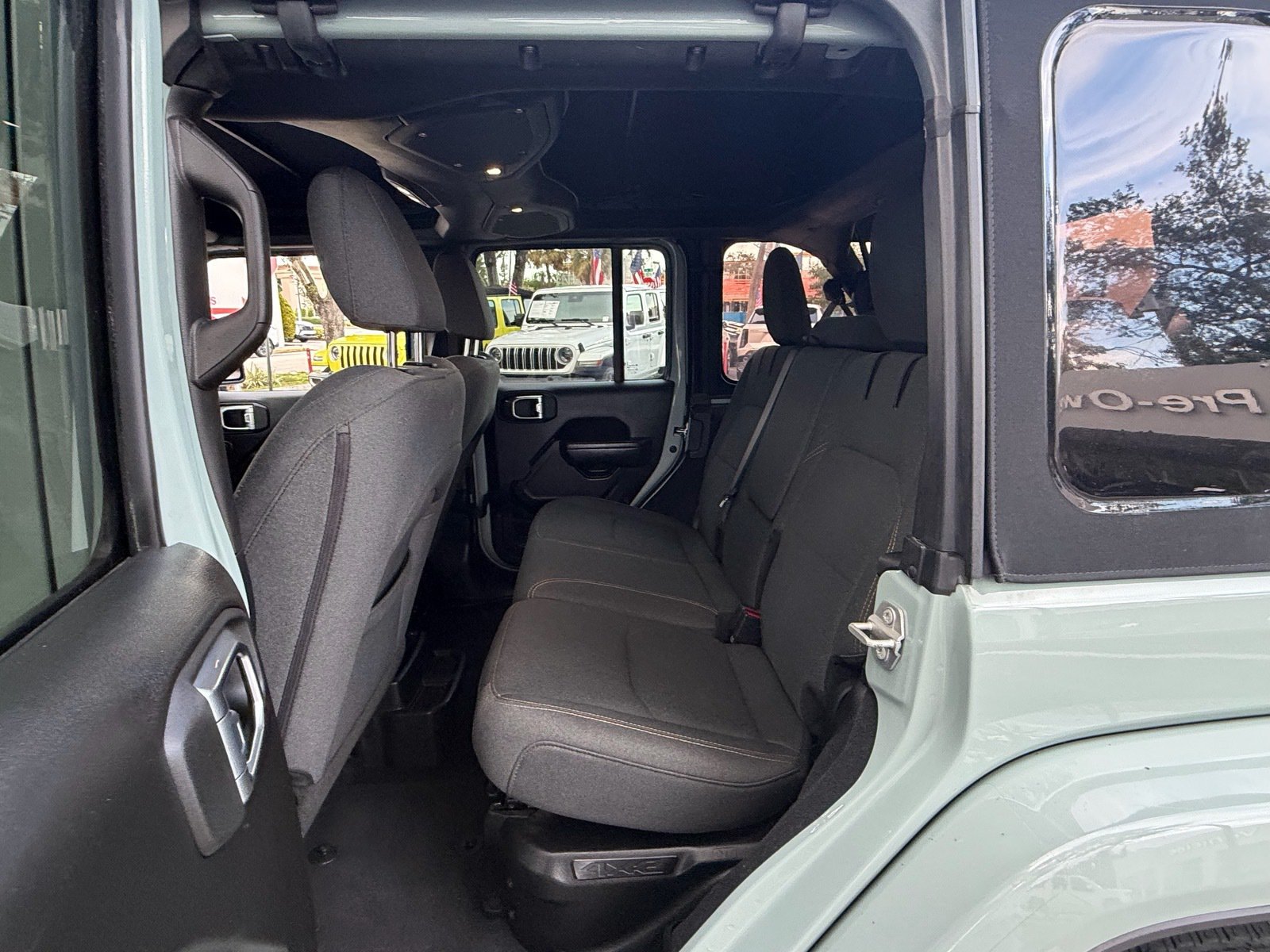 Used 2024 Jeep Wrangler Unlimited w/ Convenience Group AWD/4WD image 11