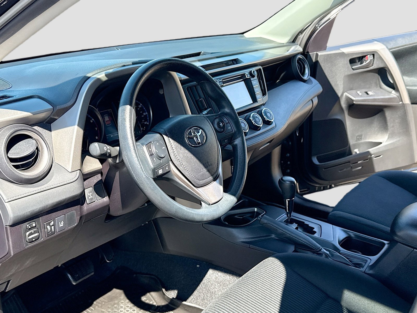 Used 2018 Toyota RAV4 LE w/ All Weather Liner Package AWD/4WD image 4